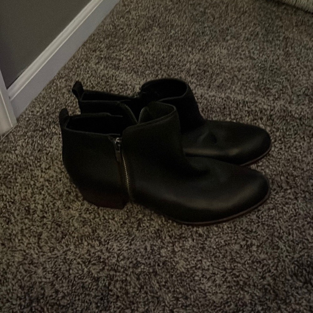 Lucky brand black leather booties never worn size 81/2